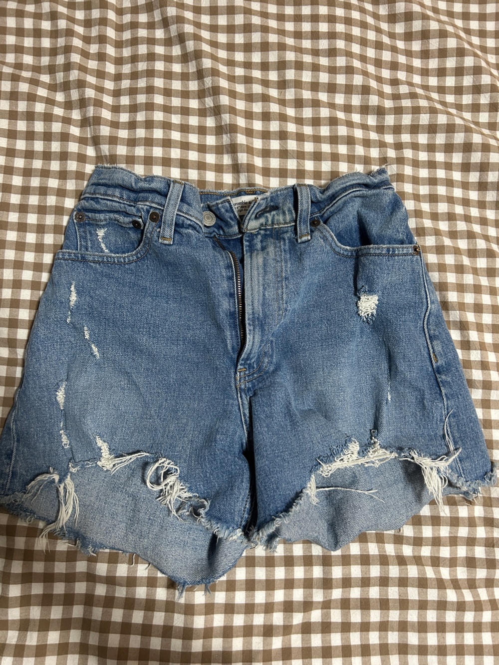 Abercrombie 4” mom short